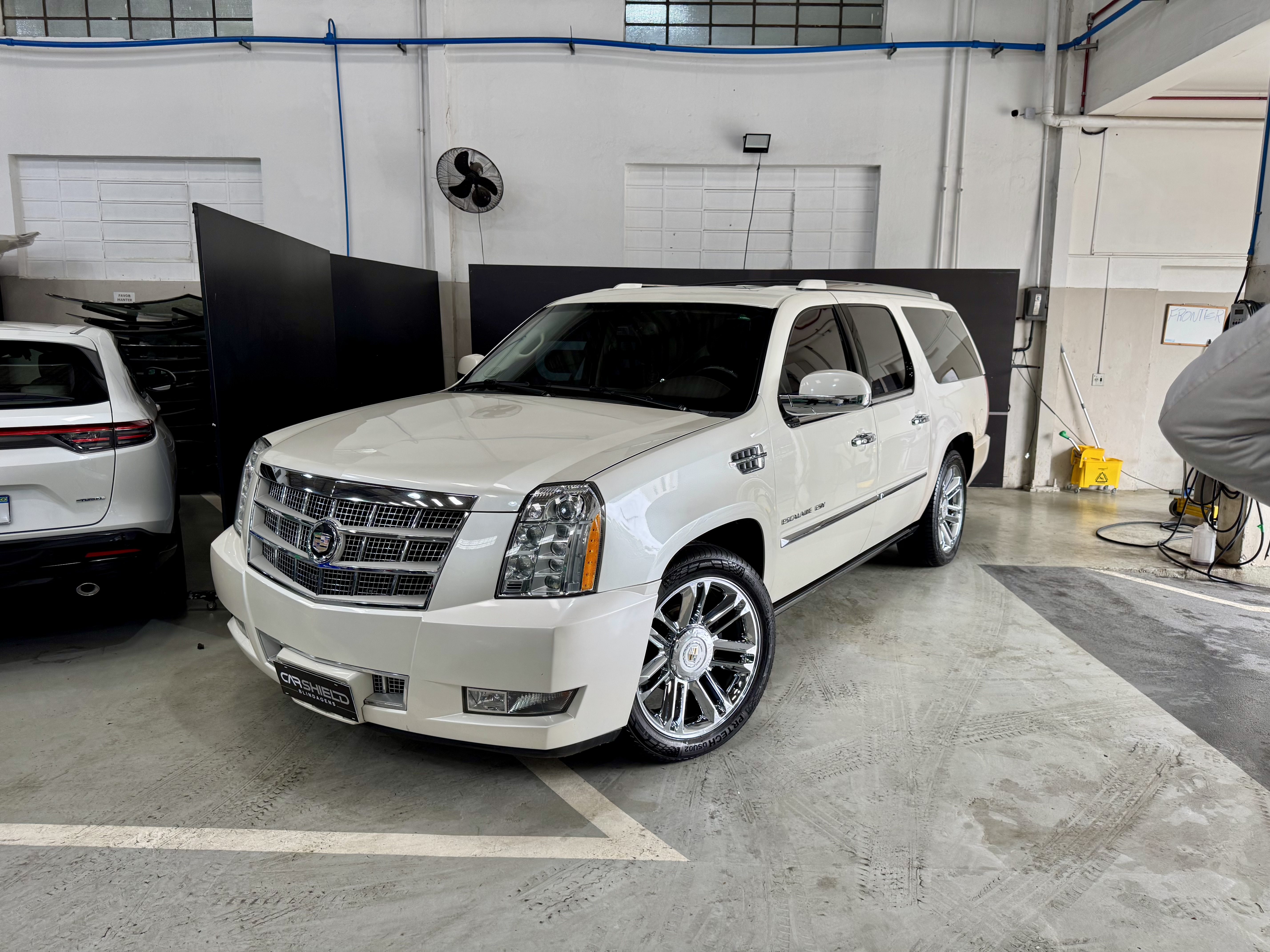 CADILLAC ESCALADE